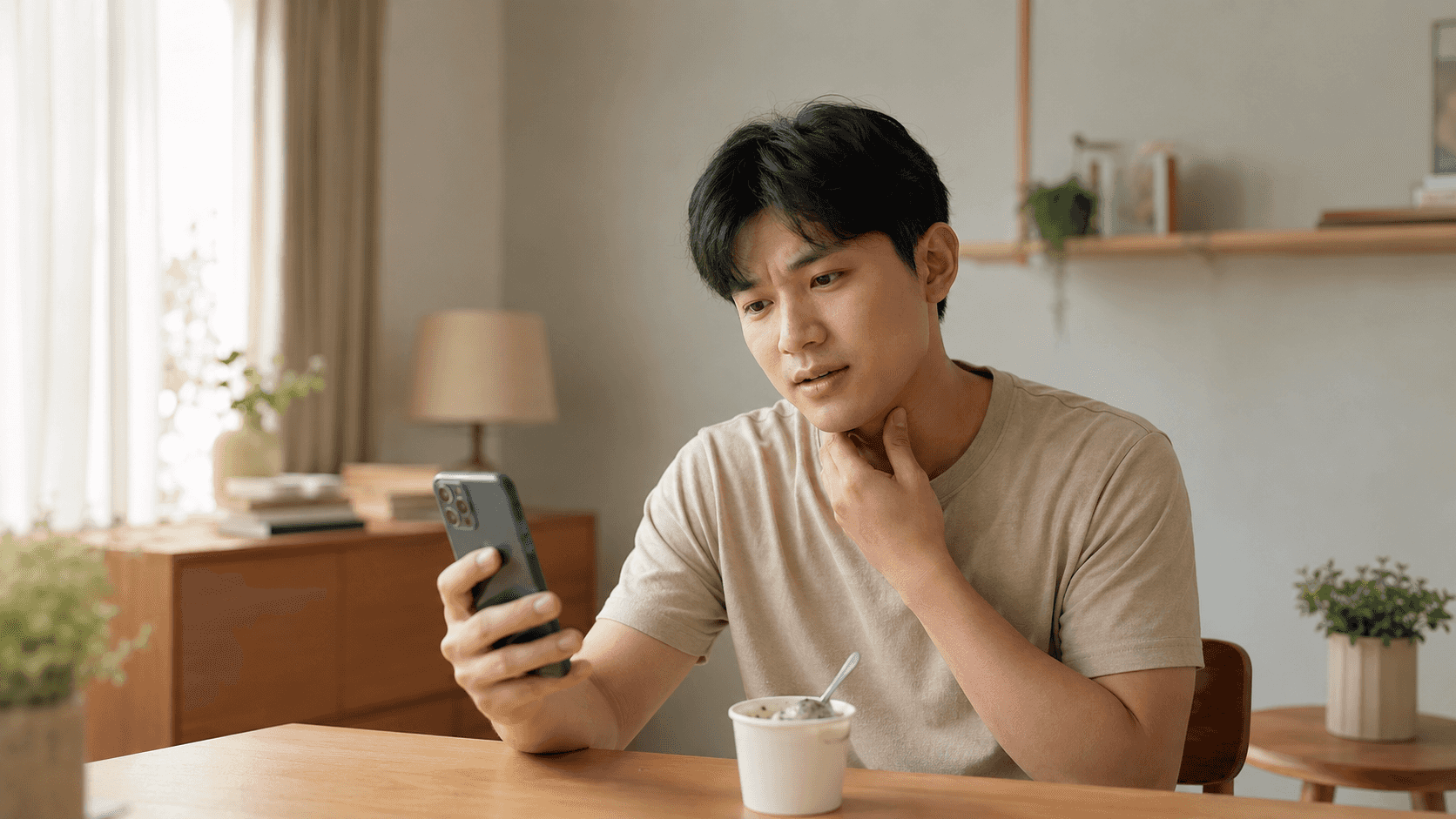 เจ็บคอ กินของเย็นได้ไหม? ความจริงเรื่อง 'ไอศกรีม' ช่วยบรรเทาทอนซิลอักเสบ